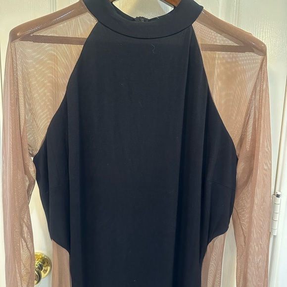MAXI Black Lined & Tan Mesh Peek a Boo Shoulders & Sides Dress Size L NWOT - Picture 6 of 12